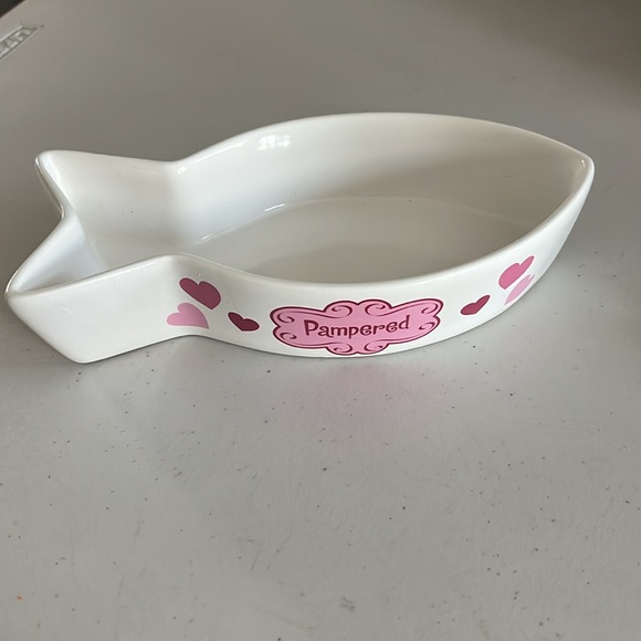 Cat food bowl in a fish style for food. Pampered - Picture 1 of 5